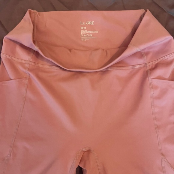 Le Ore Lucca High Rise legging in rose. Size medium. Like new condition - Picture 5 of 5